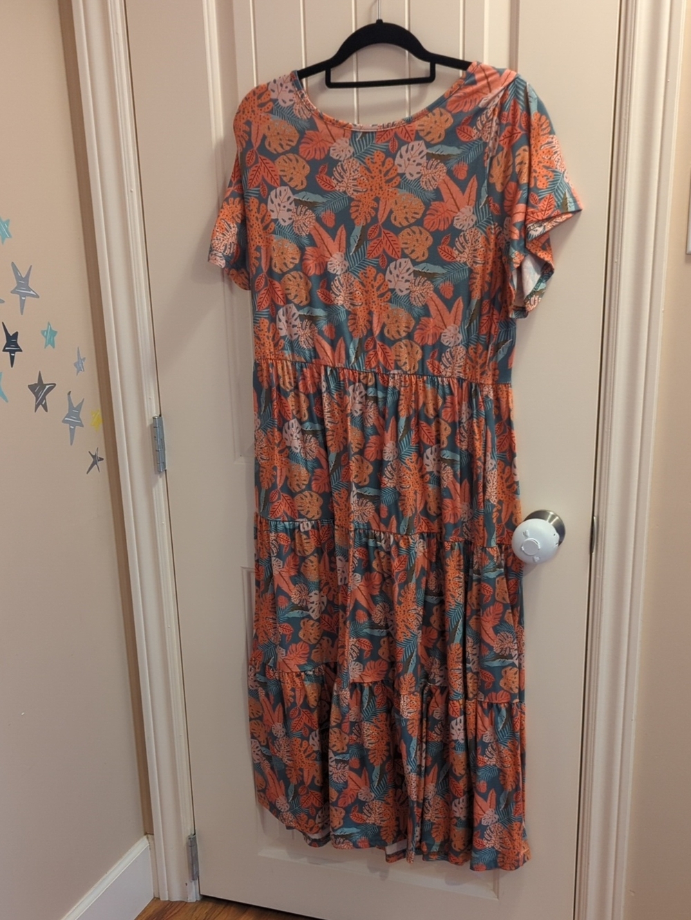 Sz Large Women's Floral Leaf Print Tiered Maxi Dress - Brand Unspecified